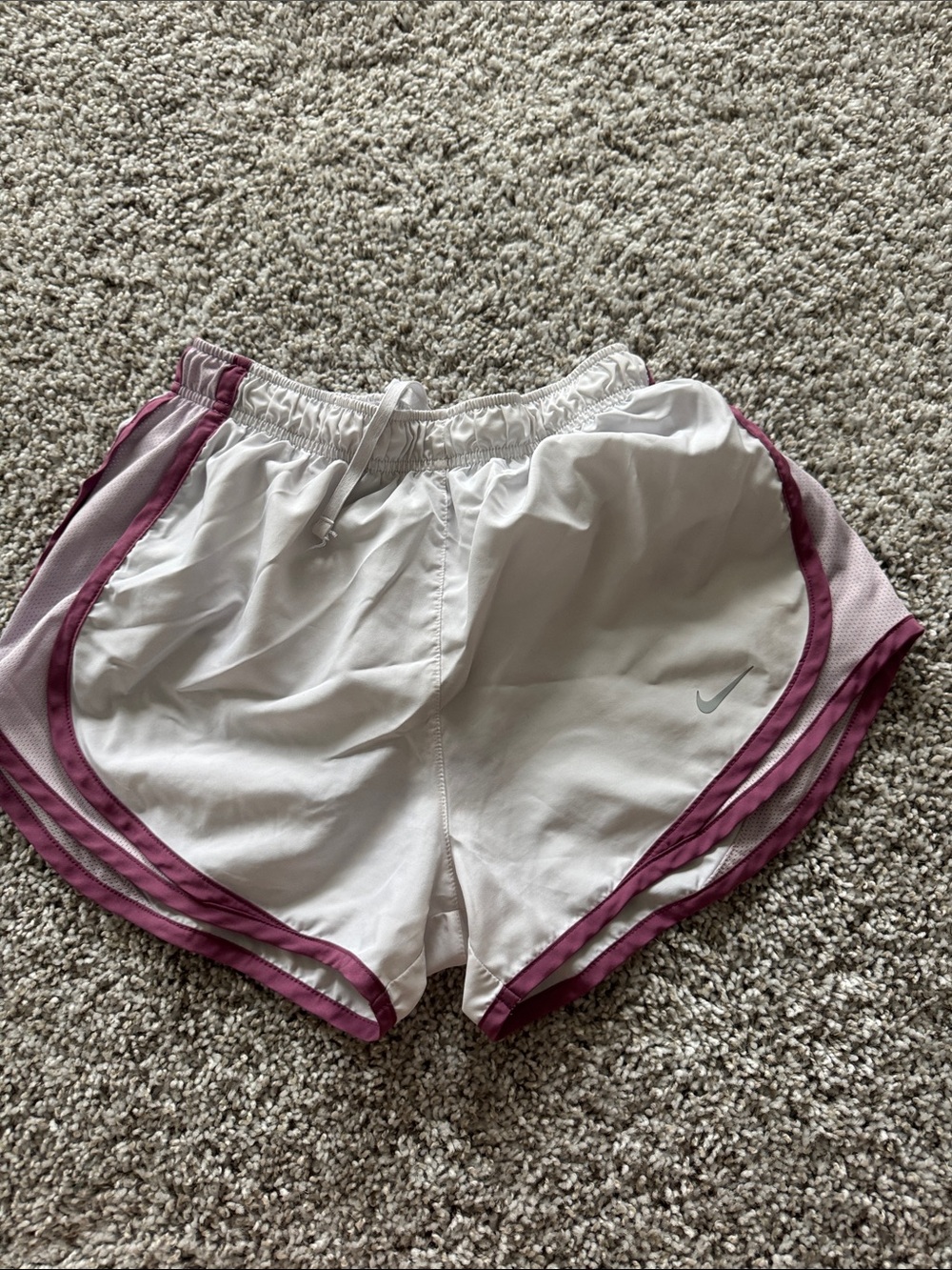 Nike women’s shorts lot size small - Picture 8 of 9